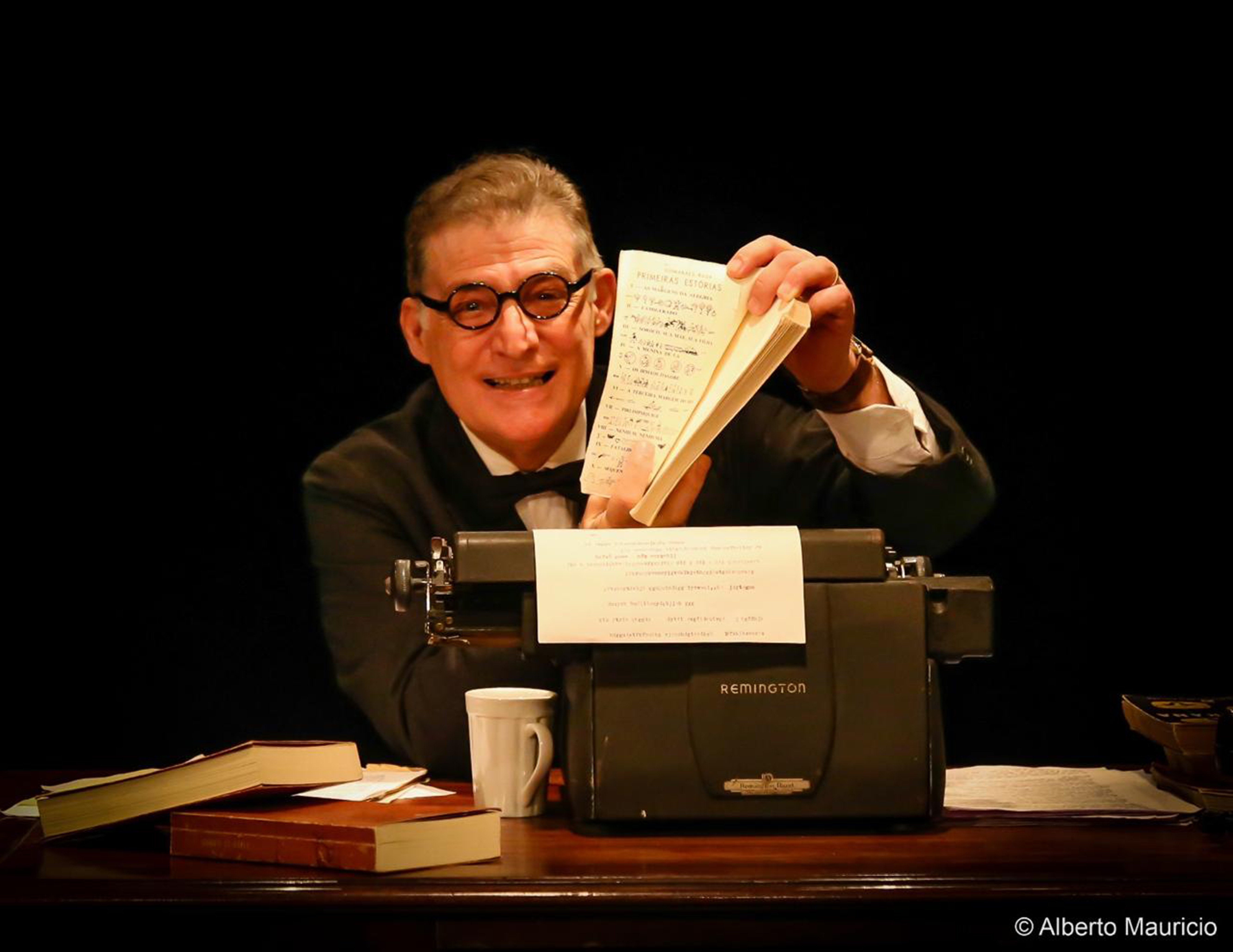 notícia Giuseppe Oristanio volta aos palcos como Guimarães Rosa em “Pormenor de Ausência”, no Teatro Vannucci, no Shopping da Gávea