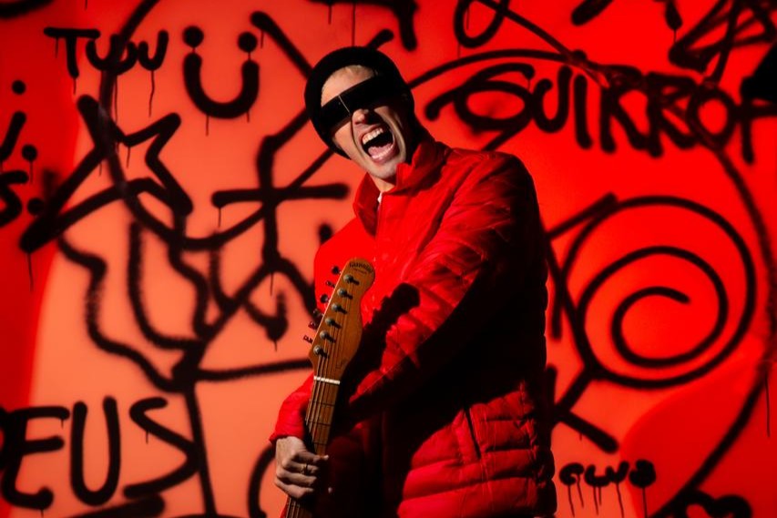 notícia Guirroh reinventa próprio catálogo em “Eletrorock”, álbum que expande fronteiras na música alternativa