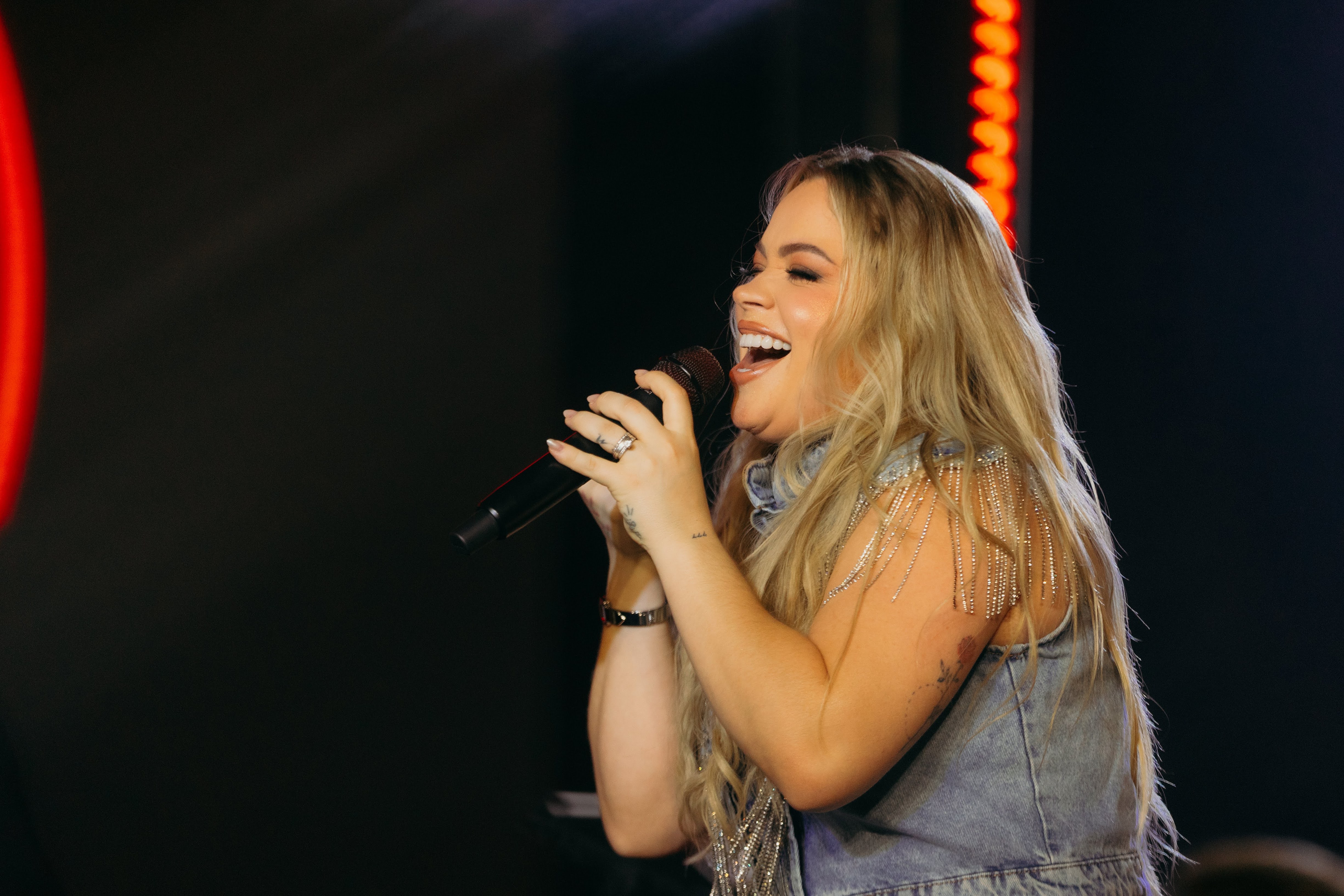 notícia A Nova força feminina do sertanejo tem nome: Arielly Dara