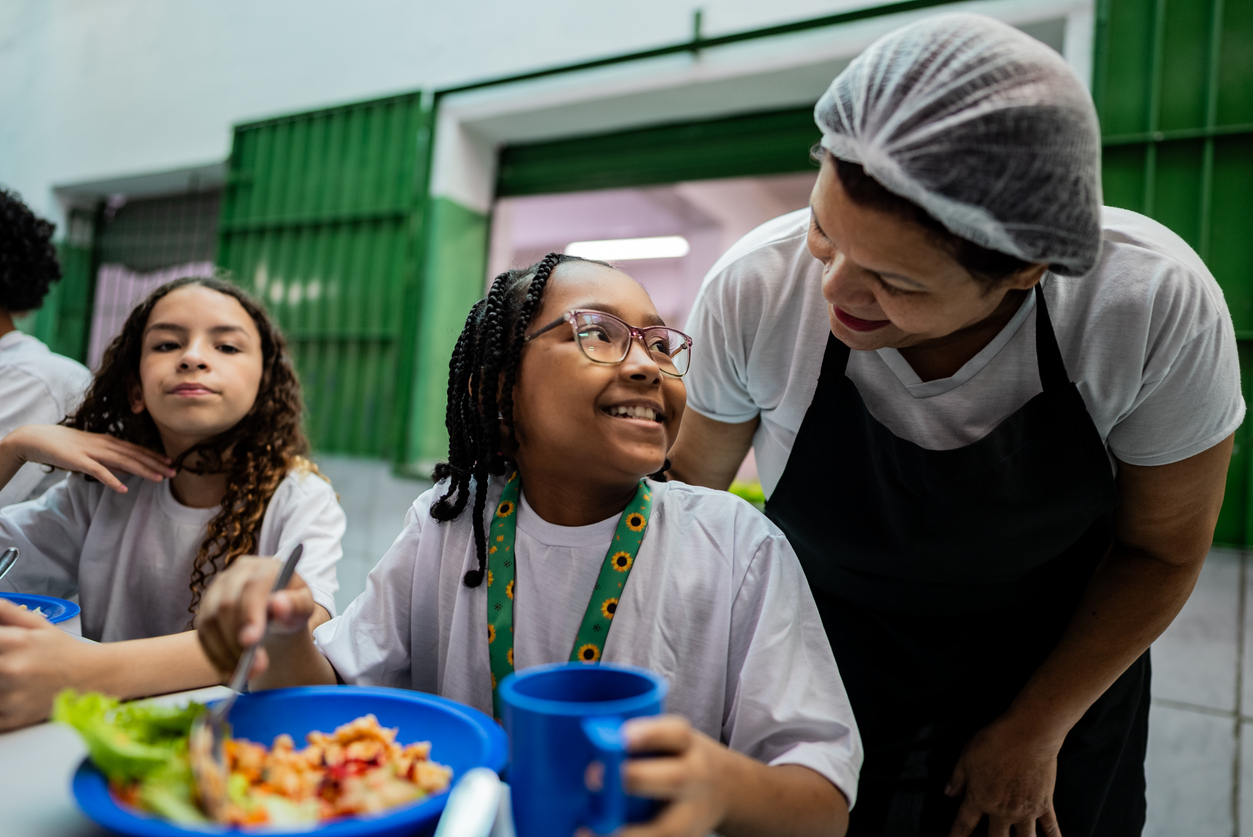 notícia Nova política federal muda pedagogia para crianças com autismo no Brasil