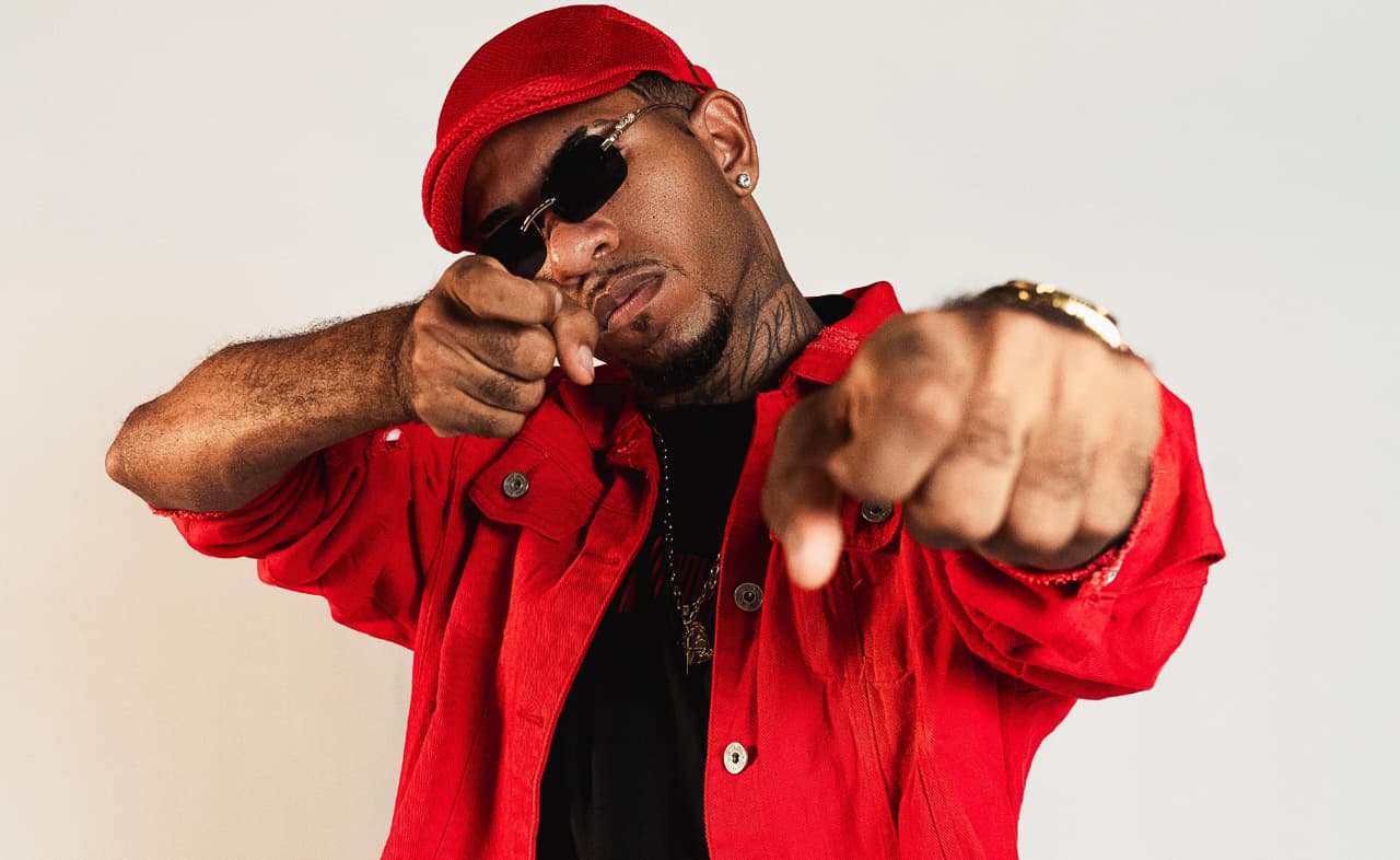 notícia O Gângster do Arrocha está de volta: J. Eskine apresenta “Resenha 4.0”; assista ao clipe