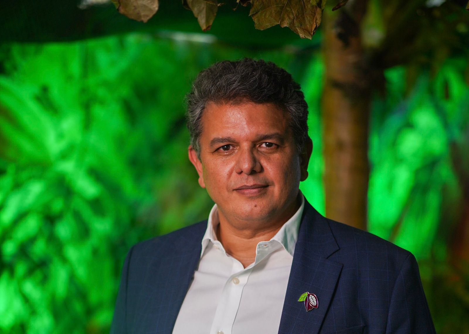 notícia Conheça a trajetória do empresário brasileiro que ajudou a tornar o cacau uma potência econômica e turística 