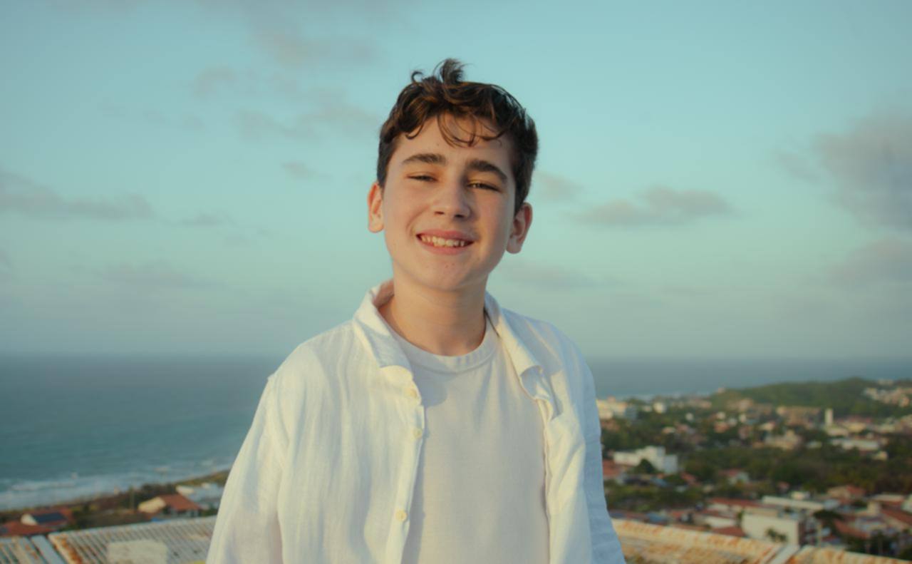 notícia Junior D’Mais lança clipe solo gravado em São Luís e revive clássico do Backstreet Boys com emoção e nostalgia