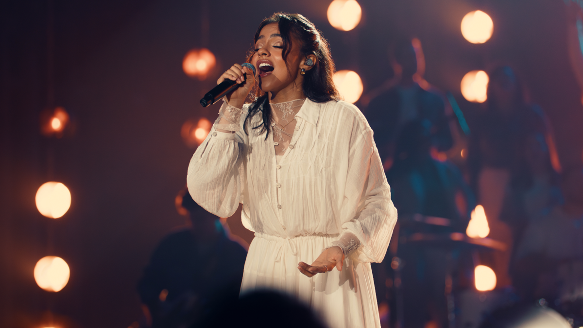 notícia Com atmosfera grandiosa, Julia Vitória apresenta “Princípio e Fim”