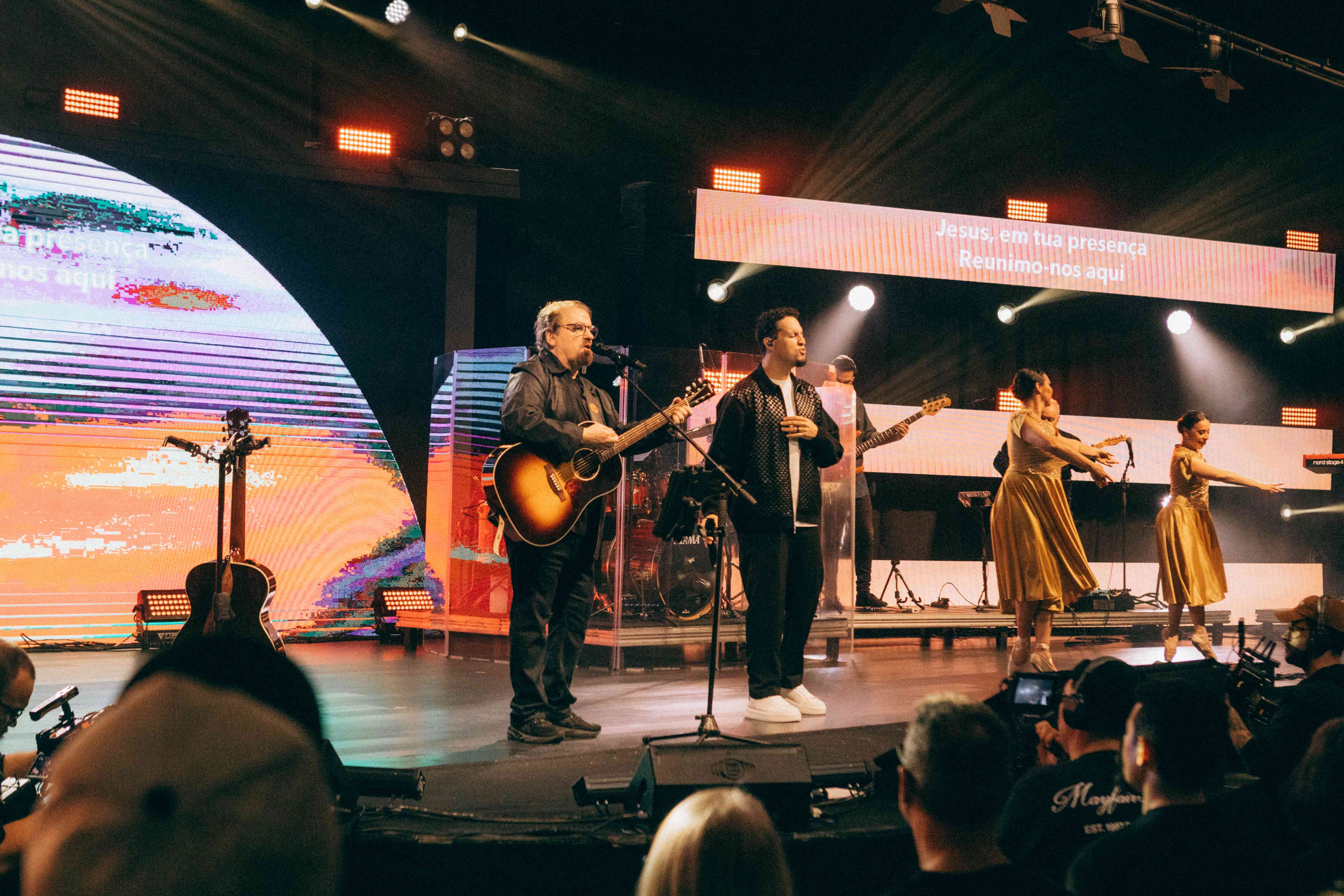 notícia Asaph Borba lança nova versão do sucesso “Jesus Em Tua Presença” com a participação de Brunão Morada