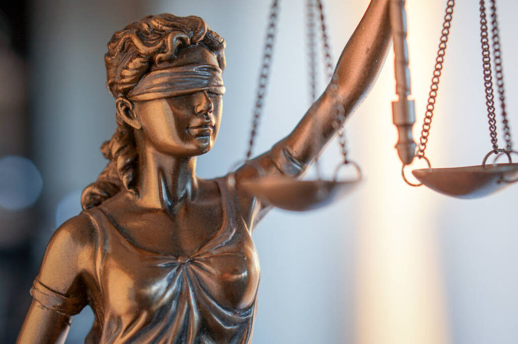 notícia Processar não é condenar: o risco de transformar investigação em punição antecipada