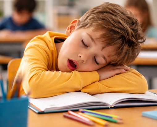 notícia Baixo rendimento escolar pode ter relação com problemas na respiração durante o sono