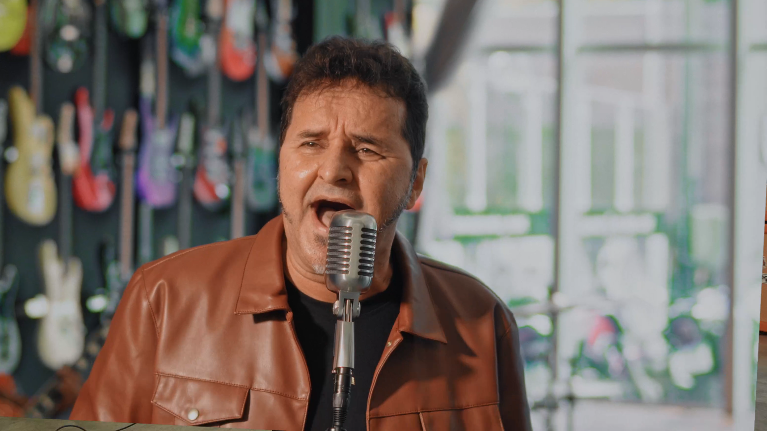 notícia Jota T anuncia lançamento de música pentecostal em versão rock