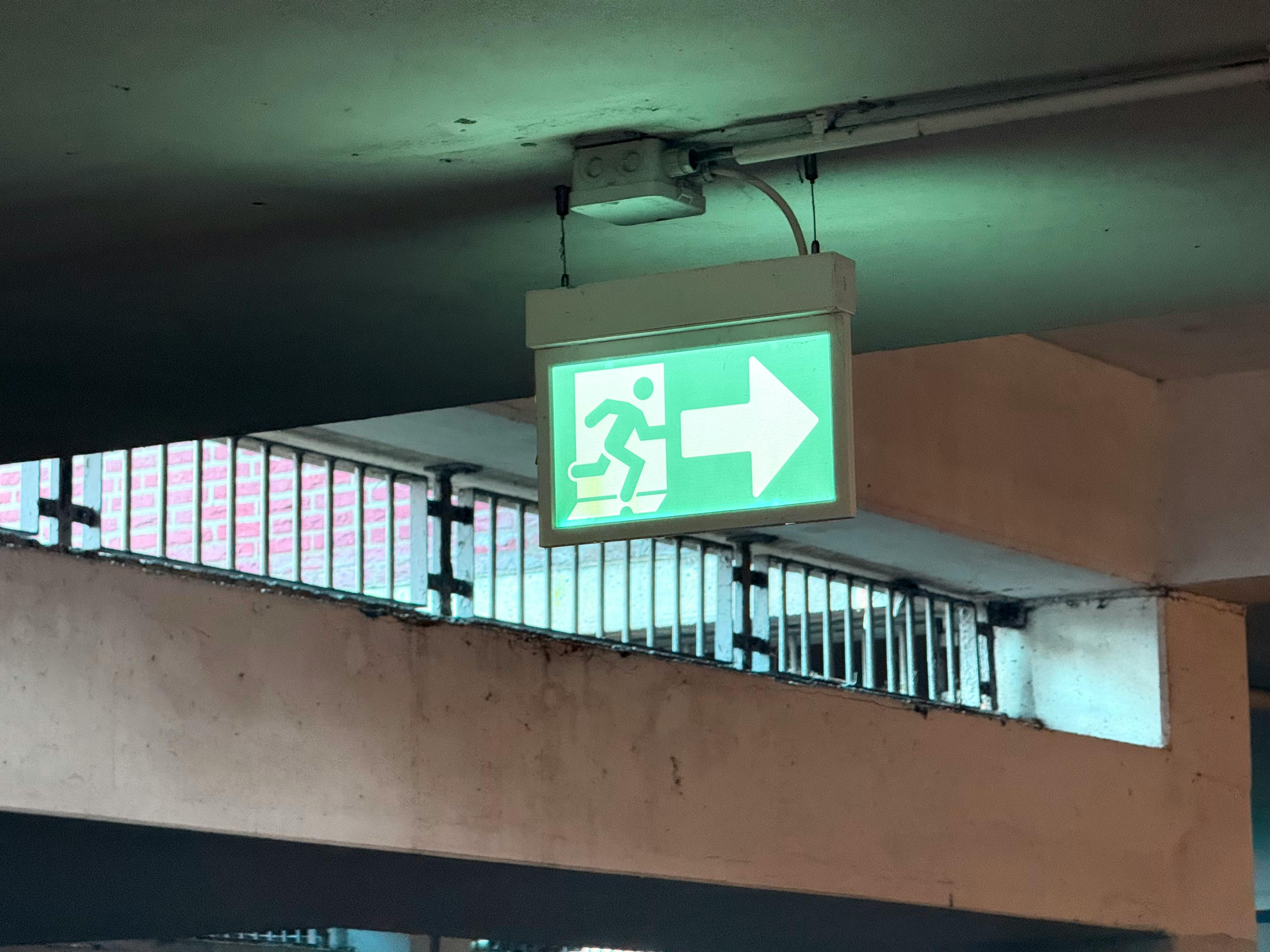 notícia Placas de Rota de Fuga: Como Garantir Evacuação Segura em Qualquer Ambiente