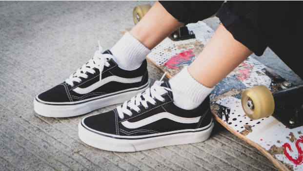 notícia Tendências urbanas: por que os tênis Vans continuam em alta entre diferentes gerações