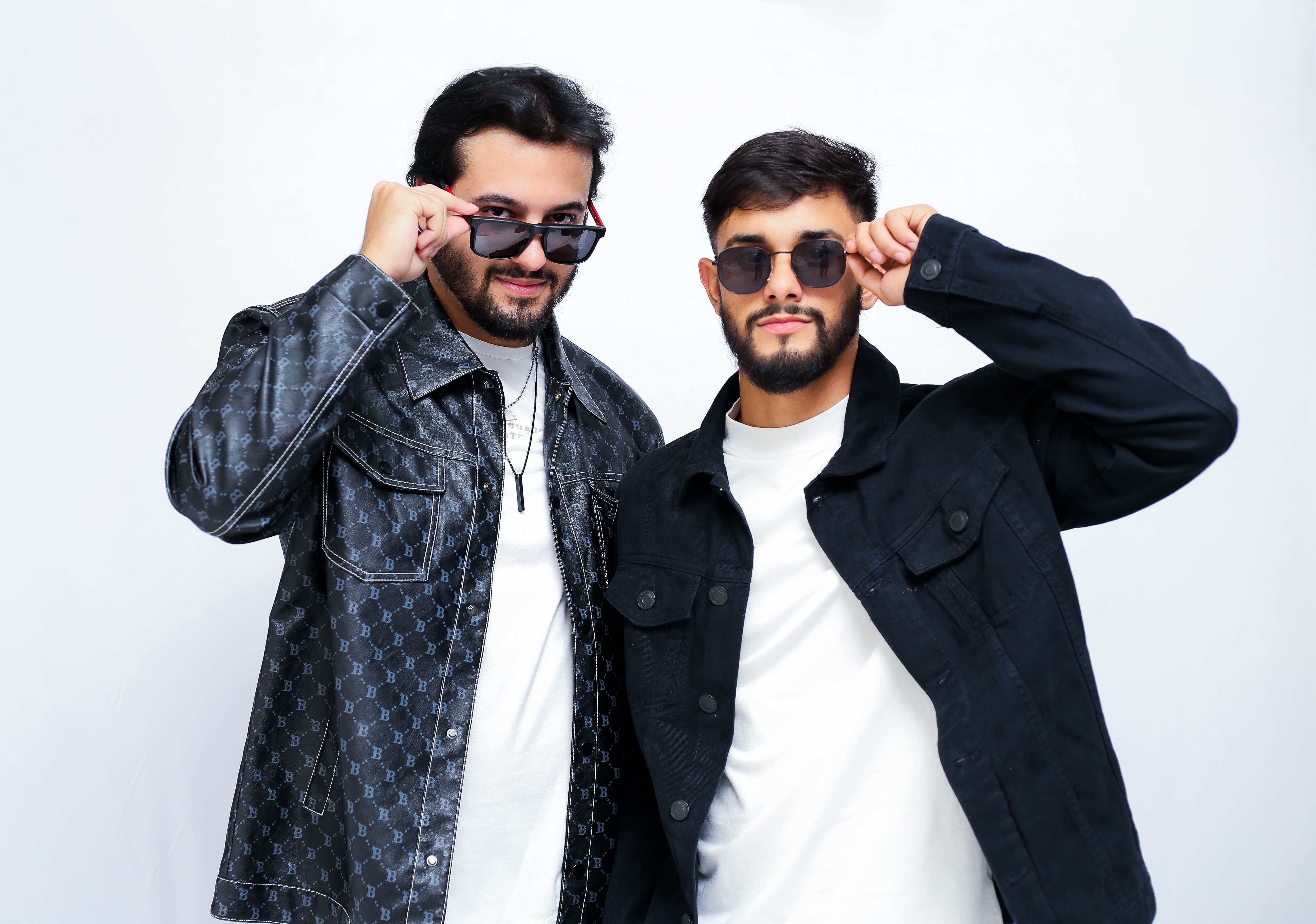 notícia Com mais de 1,5 milhão de alcances na web, dupla Murilo & Guilherme aposta em “desmantelo” e lança novo single em parceria