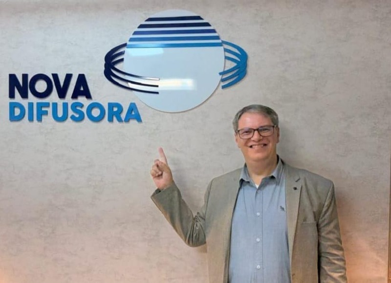 notícia O empresário Claudio Gonçalves destaca o empreendedorismo feminino e o impacto social dos negócios na Rádio Nova Difusora