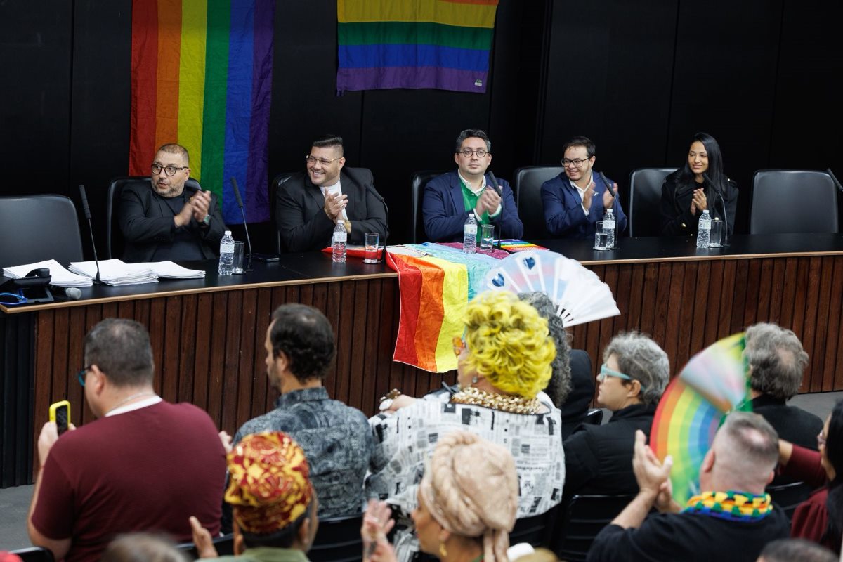 notícia “A Cultura Tem Todas as Cores”: ato solene na Assembleia destaca arte periférica e diversidade LGBTQIAP+