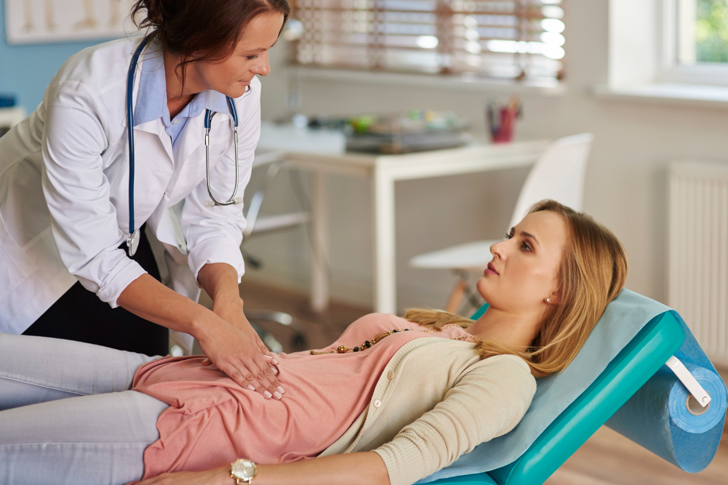 notícia Como é feita a primeira consulta com coloproctologista? Entenda o passo a passo