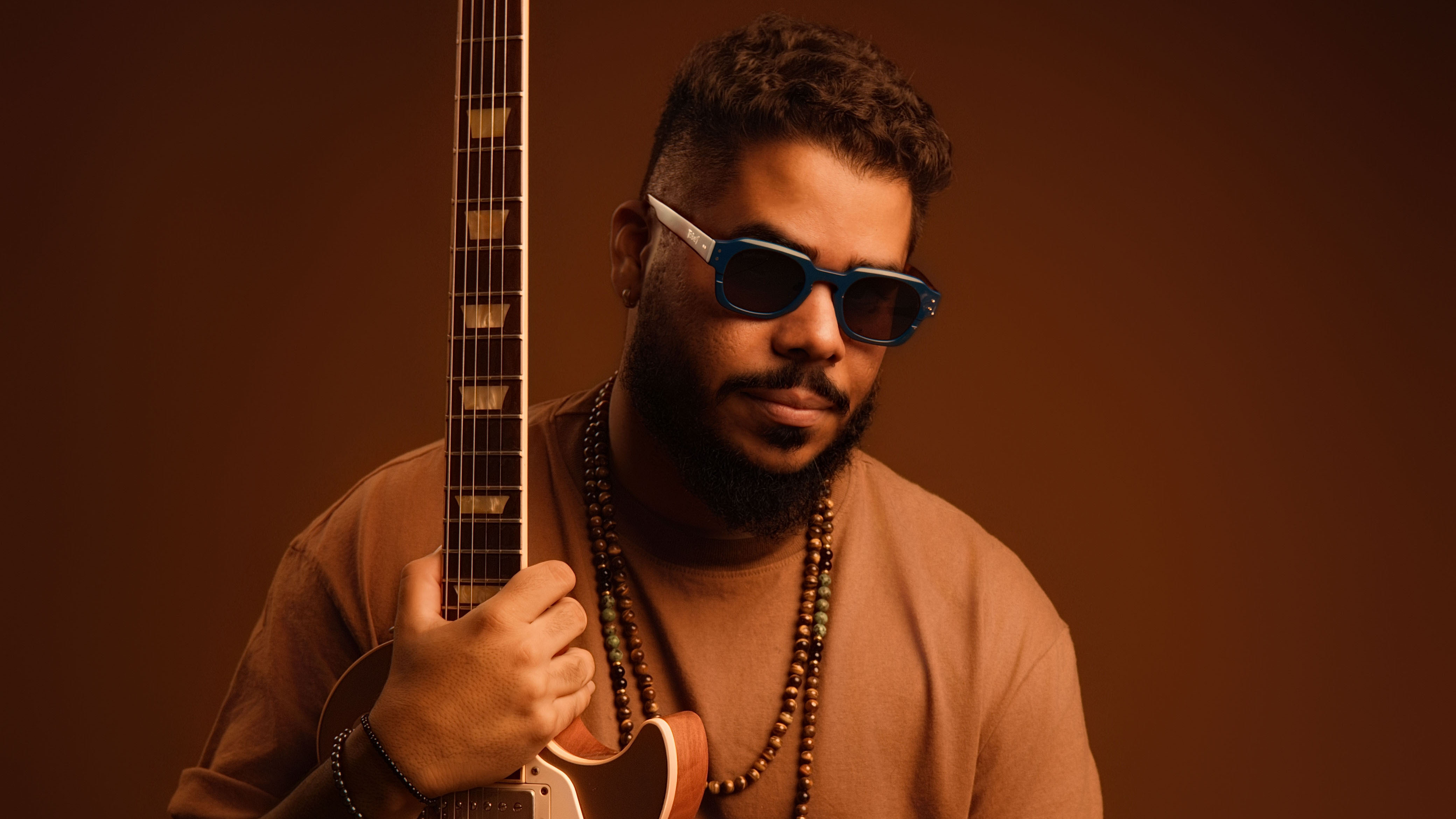 notícia Premiado guitarrista baiano Igor Gnomo estreia show no Blue Note São Paulo com Thiago Espírito Santo e Nicolas Krassik