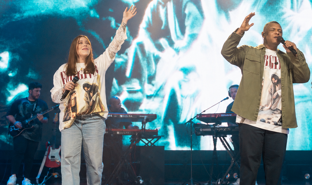 notícia O grupo One Service lança o EP “Everyone Newborn” e o clipe de “Aba Pai”, que traz a participação de Julliany Souza