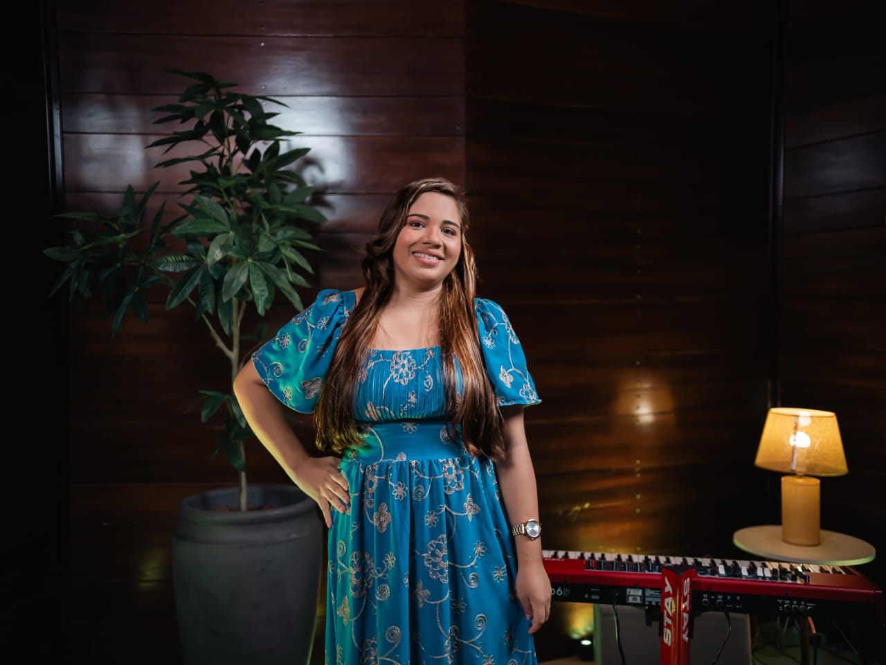 notícia Jamile Castro lança “Não Me Deixe Esquecer”, cover de Valesca Maysa pela Todah Experience