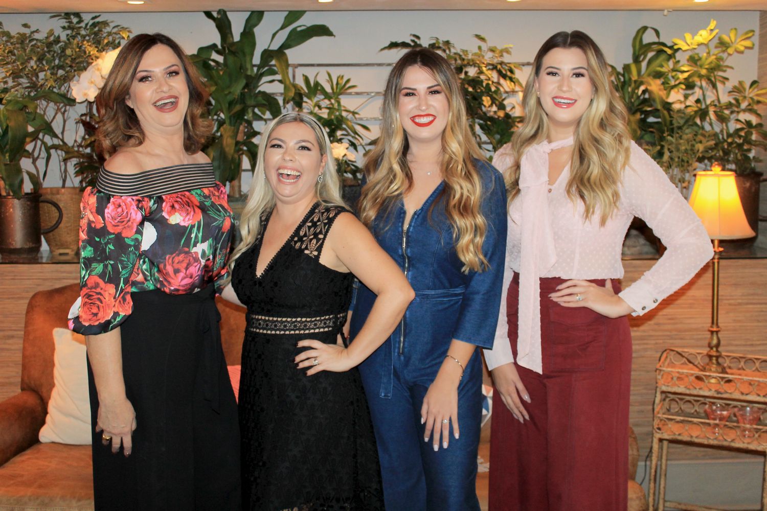 notícia Ao lado de mãe e irmã, Niina Secrets participa da Conferência Nacional de Blogs em SP