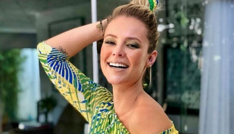 notícia Paolla Oliveira está de volta ao posto de Rainha de bateria da Grande Rio