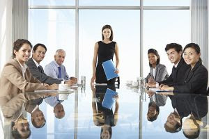 notícia Mulheres estão em apenas 37% dos cargos de chefia em empresas