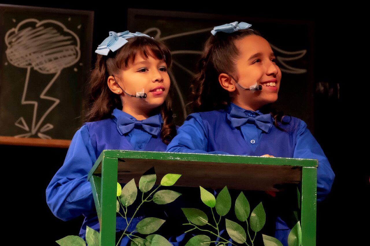 notícia Juliana e Giovanna Galdino fazem sucesso dentro e fora do palco