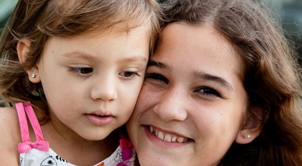 notícia Duda Wendling celebra chegada dos 13 anos ao lado de amigas em festa de pijama