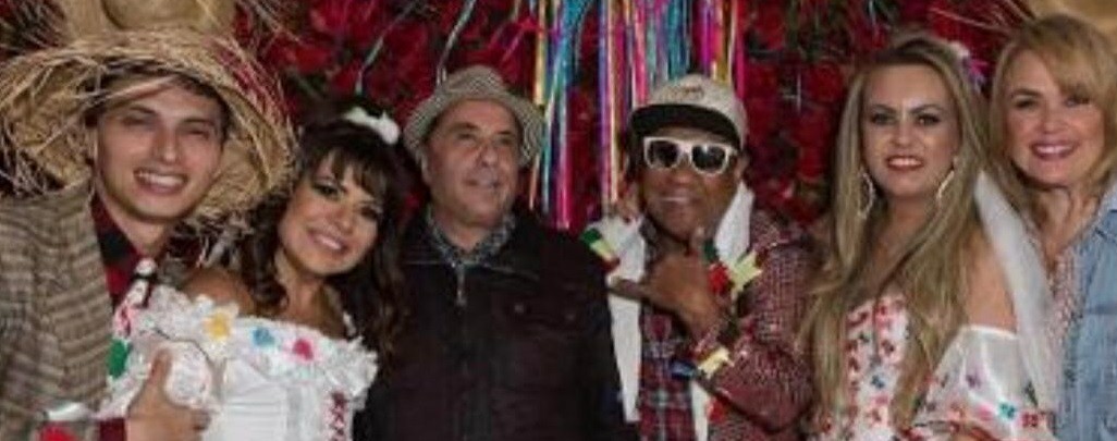 notícia Famosos vão a festa de Liminha e Fernanda Fiuza