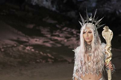 notícia Luísa Sonza lança o videoclipe de “Fazendo Assim”