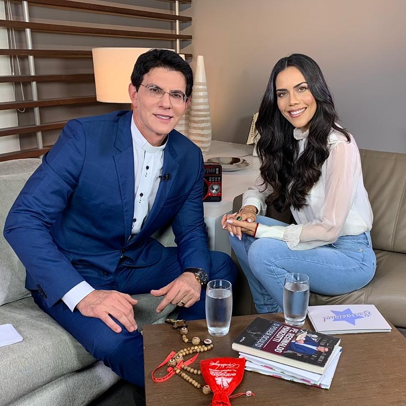 notícia Daniela Albuquerque recebe Padre Reginaldo Manzotti em seu 