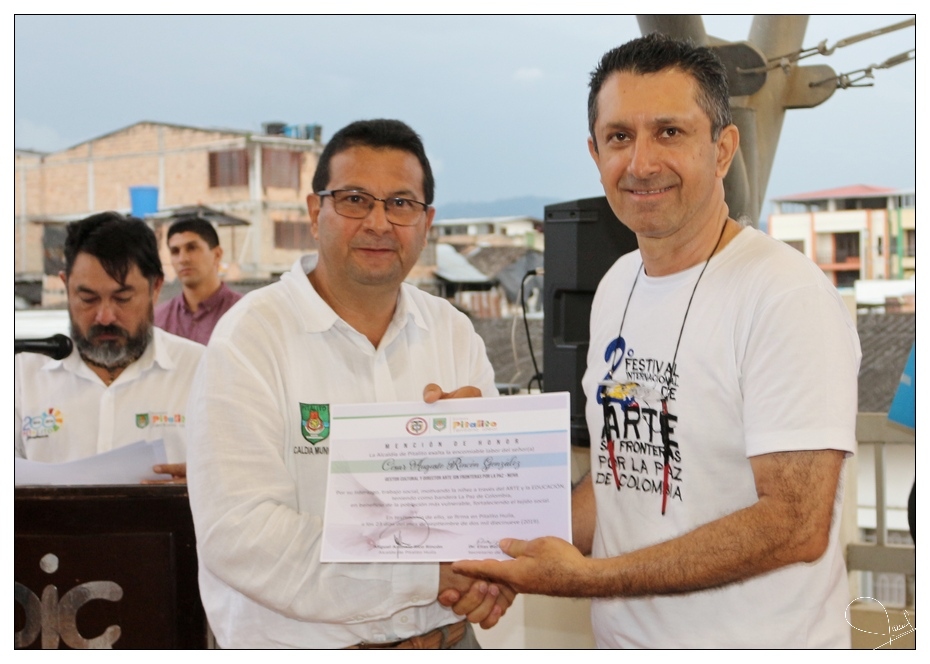 notícia Arte como arma para desarmar corações. Confira entrevista com Cesar Rincon