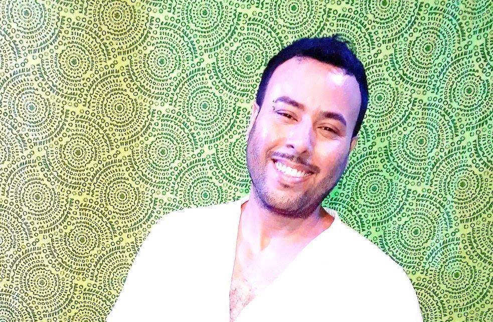 notícia Composição, quem disse que bermuda estampada e bata não combinam?