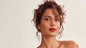 notícia Atriz tem suas fotos usadas indevidamente por revista masculina