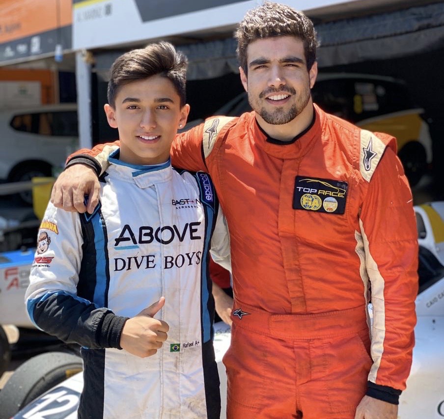 notícia   Piloto de 15 anos  Rafael Dias dá aulas para Caio Castro
