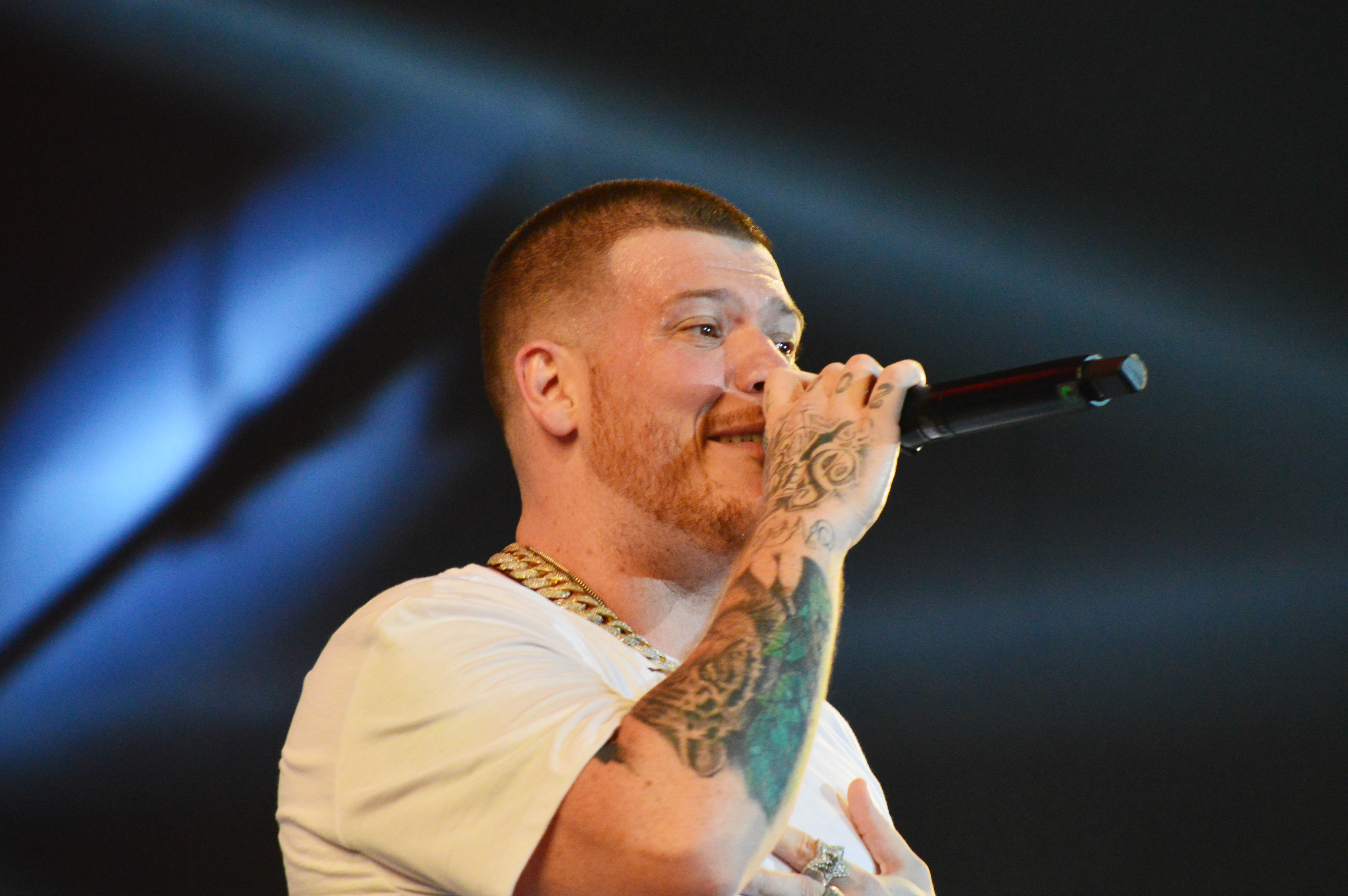 notícia Ele é o cara! Ferrugem dá show no Réveillon de Copacabana