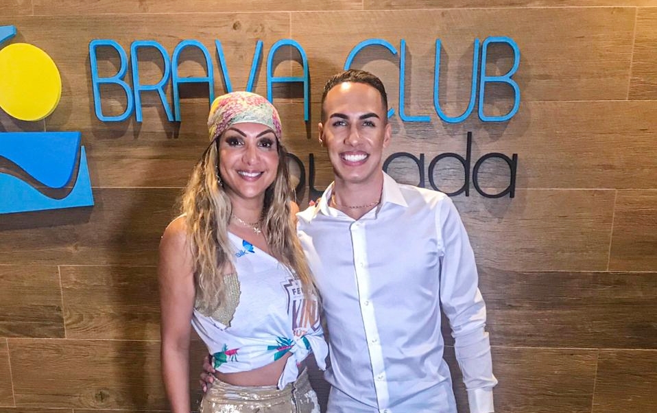 notícia Maquiador Filipe Ferreira marca presença em feijoada famosa no Rio