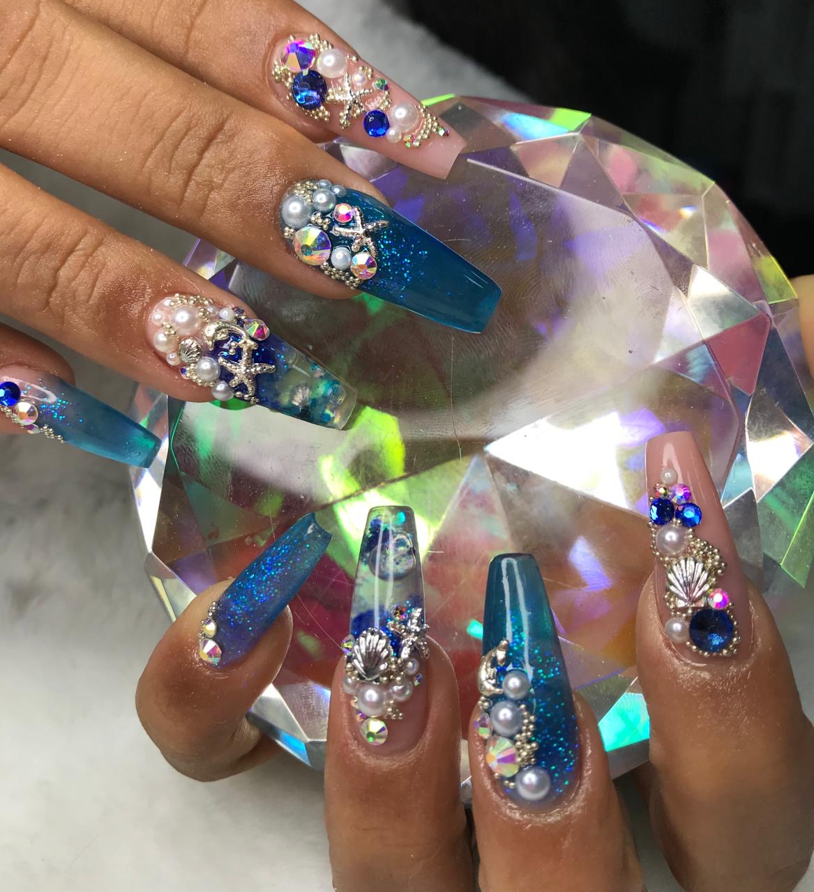 notícia Unha encapsulada em formato de aquário é a nova sensação do momento em nail art