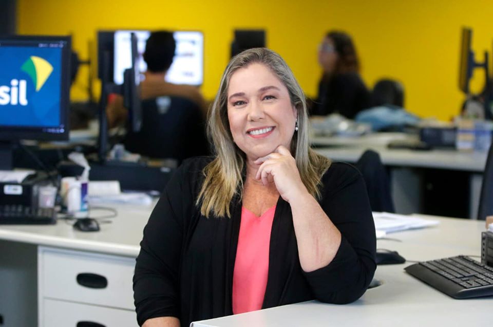 notícia Jornalista Katy Navarro | Brilha nos 35 anos do Resistente “Sem Censura” da TV Brasil 