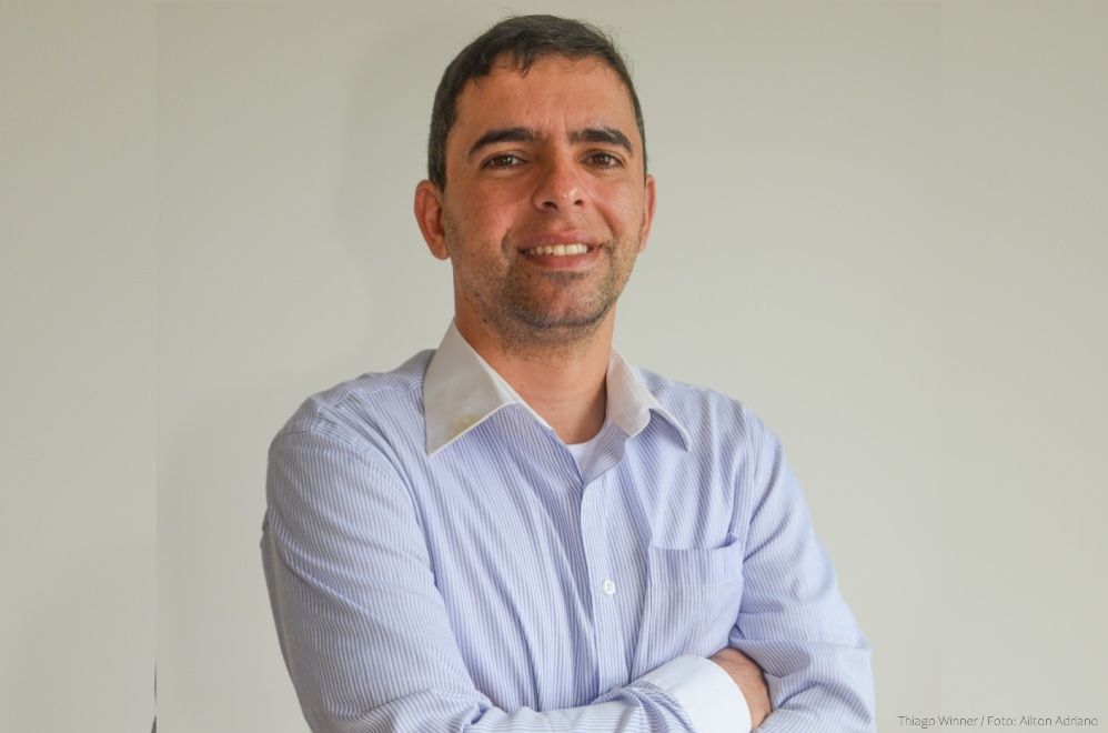 notícia O escritor e poeta Thiago Winner foi classificado para a segunda etapa do 8° Concurso Mundial de poetas 2020