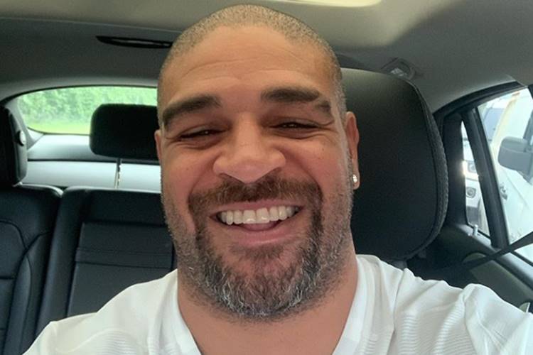 notícia Tô doidão, Adriano Imperador é flagrado em baile funk na penha