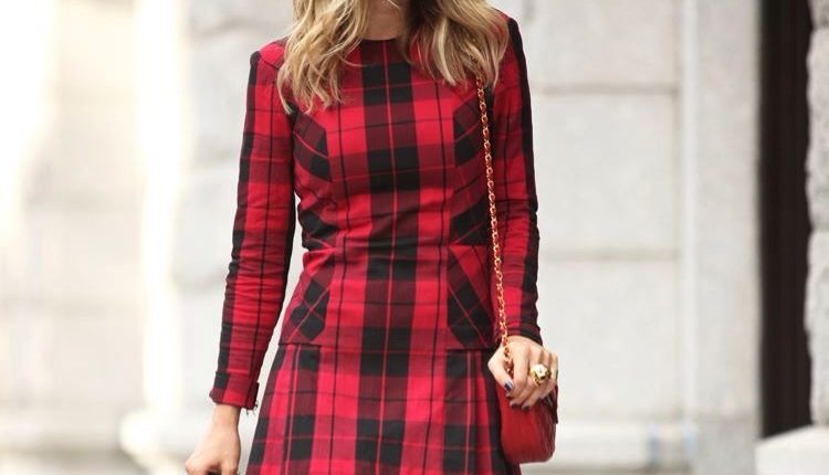 notícia Clássico da moda, vestido xadrez é uma opção elegante para o inverno 2020