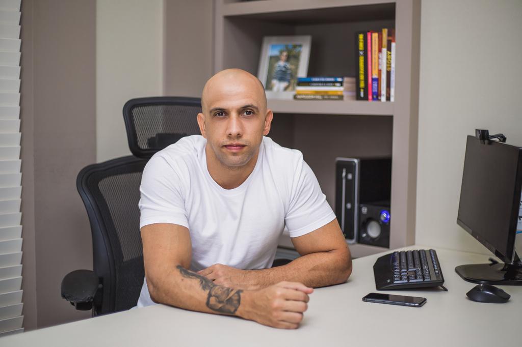 notícia Famoso empresário Auge Capusso dá dicas de marketing digital