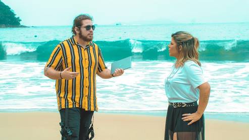notícia Assista ao novo clipe de Paula Mattos, assinado por Gabriel Pirroncelli