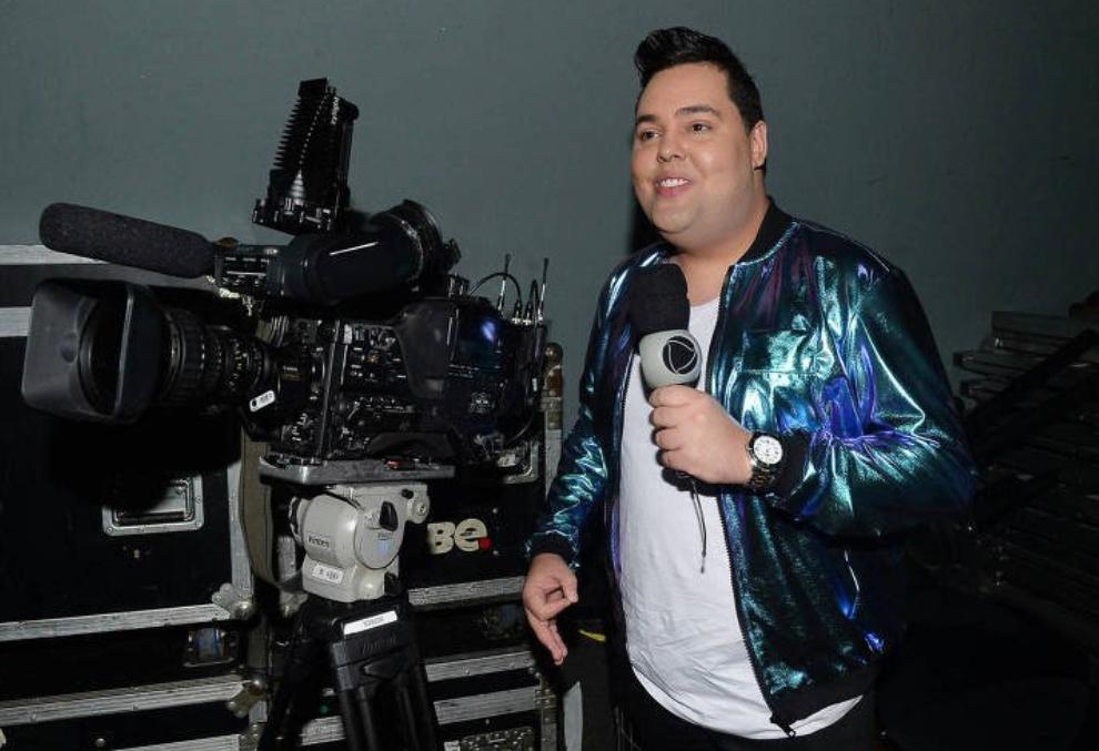 notícia Amigo de Everton di Souza, o Fofoquito, deixou escapar que o repórter estará no Reality A Fazenda 2020 durante live beneficente