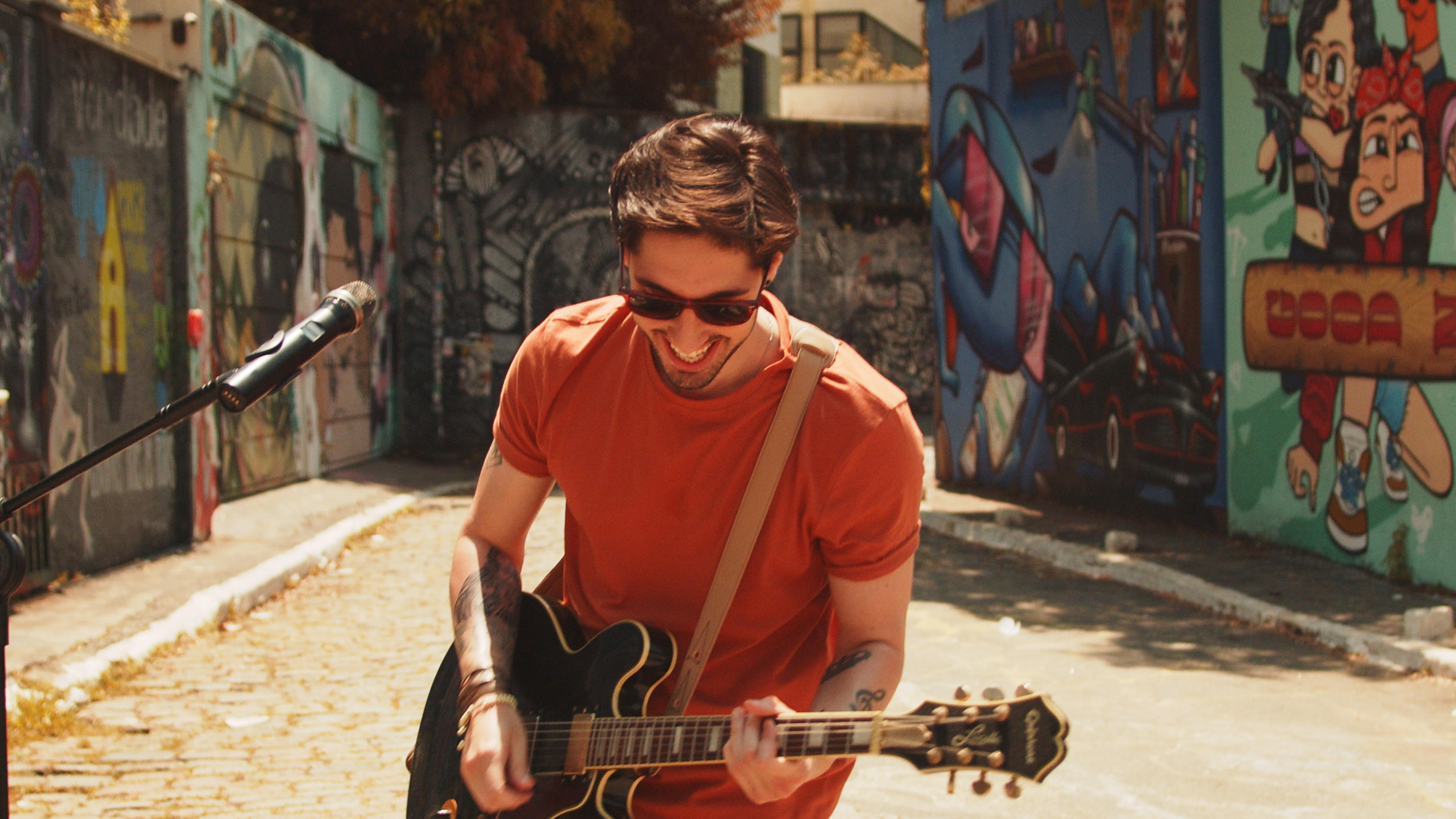 notícia  “Pra Nós” – ouça a primeira música de Trilogia Essência de Alex Fava