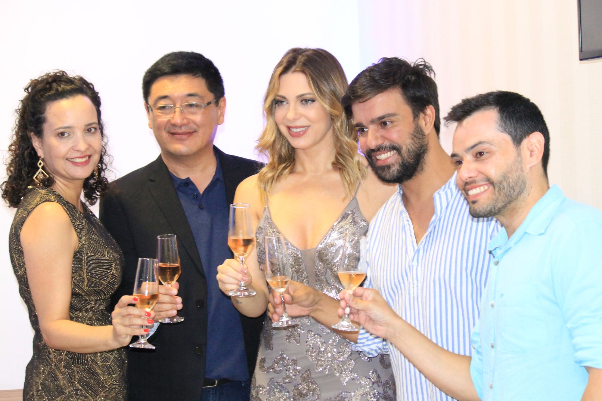 notícia Sheila Mello brinda em noite de gala, os 4 anos da Clinica Emagrecentro de Indaiatuba