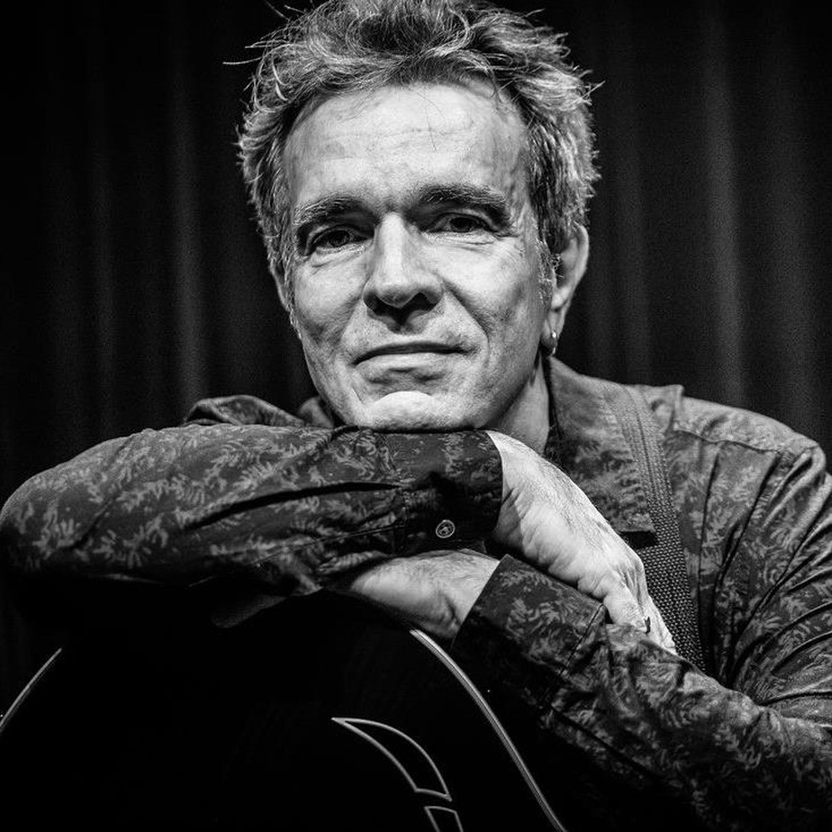 notícia Arnaldo Brandão vocalista da banda Hanoi Hanoi 