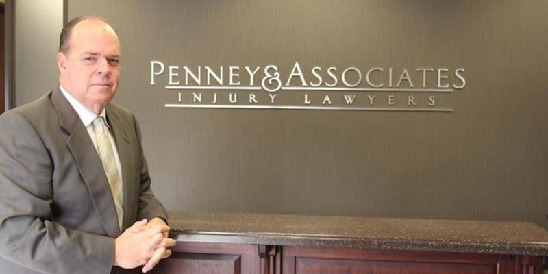 notícia Conheça Frederick Penney: radialista e influenciador considerado uma referência internacional na internet