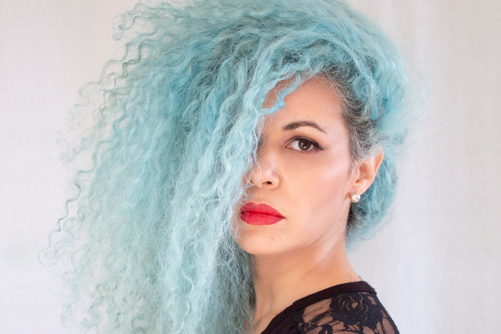 notícia Jully lança Distopia, o segundo single do álbum S.O.S., com clipe magnífico e assombroso