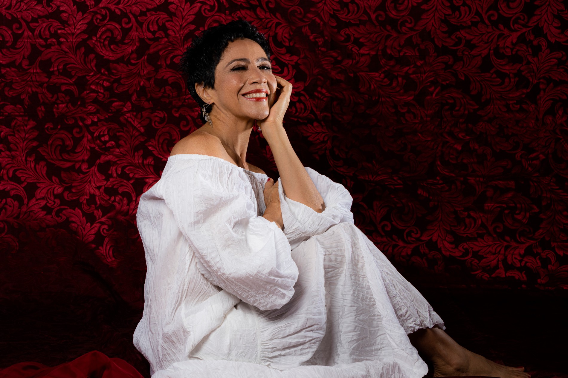 notícia Valéria Oliveira Lança “Sacrário” - Um Poema ao Feminino Solar 