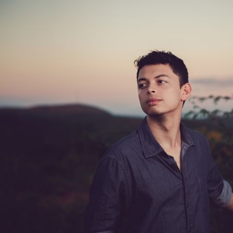 notícia Jovem cantor Pedro Sosthenes tem futuro promissor